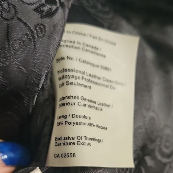 Danier Teal Leather Jacket with Collared Neckline and Fitted Silhouette - Picture 10 of 16